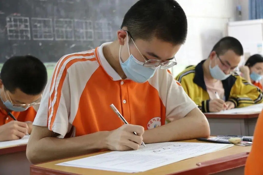 高三二模总分443分，高考有望达二本线吗？