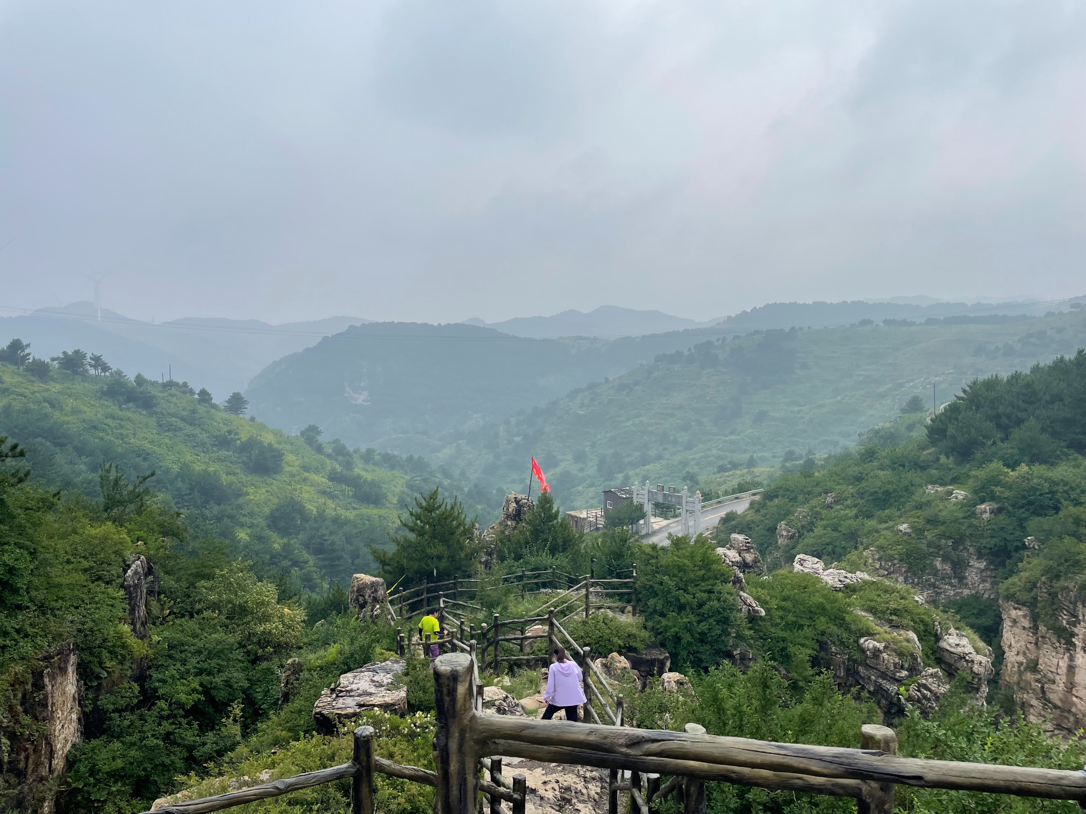 西省长治平顺县玉峡关镇背泉村东,隶属太行山脉的林虑山巅一处天然石