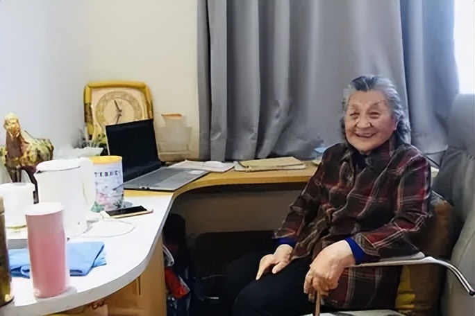 姆巴佩女友(退休非要住酒店养老，90岁老人拒绝和儿女同住，声称为自己而活