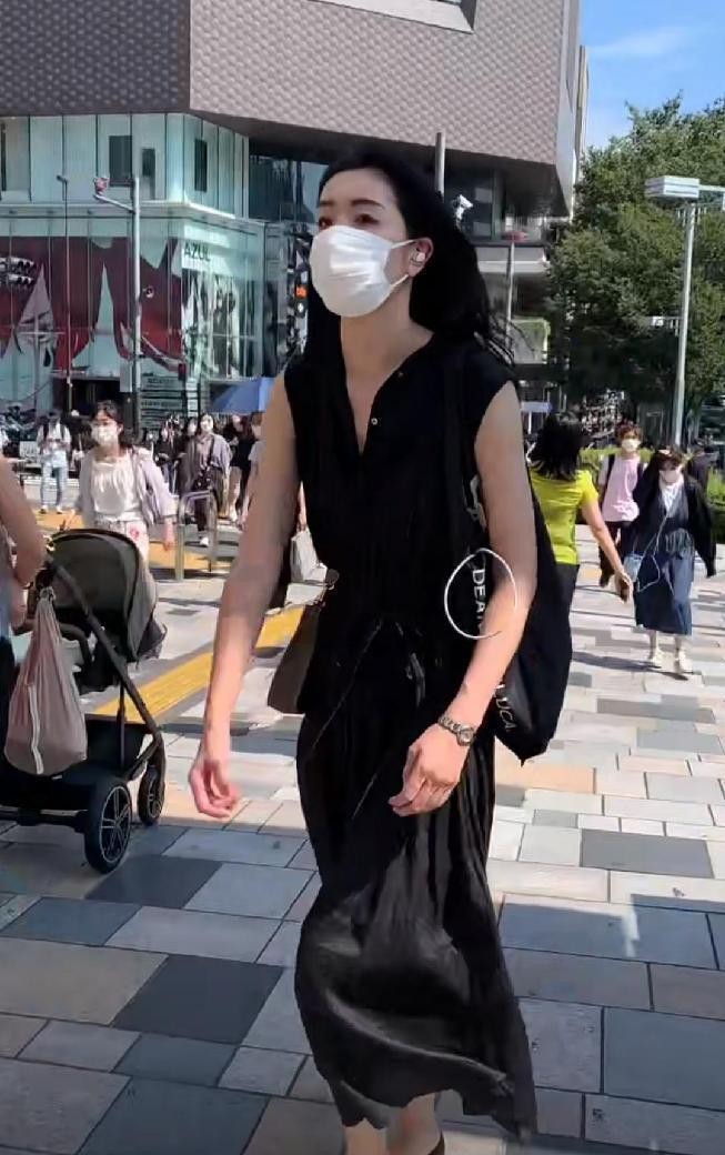 日本真实街拍分享，精致又淑女的裙子，太提气质了