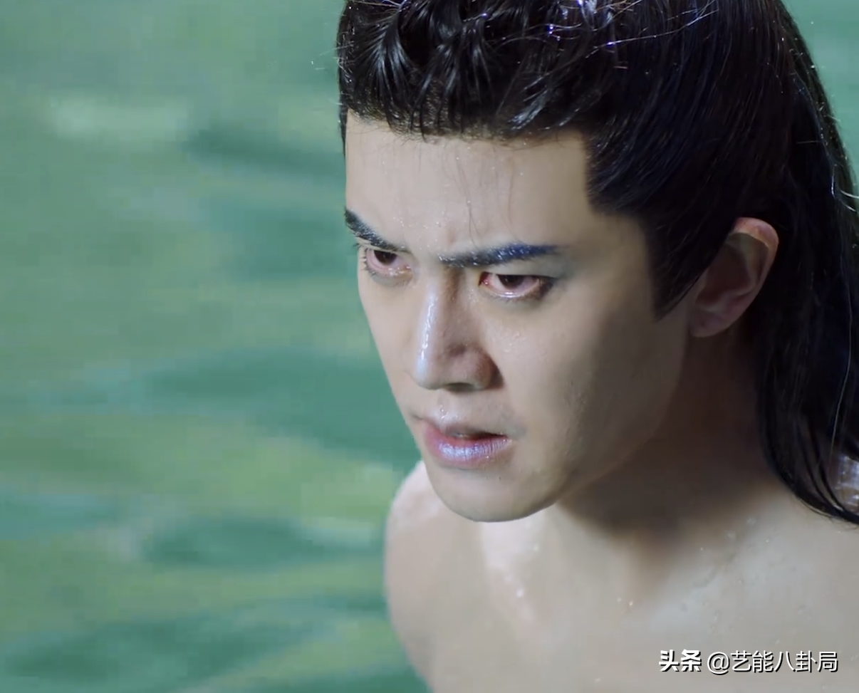 热巴新剧!光脚秀、假腹肌、转圈吻、亲变形,现在的古偶怎么了