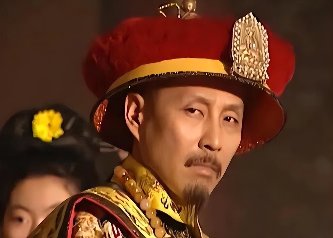 她是陈道明隐藏31年的女儿,长相酷似李念,一身运动服也美得脱俗