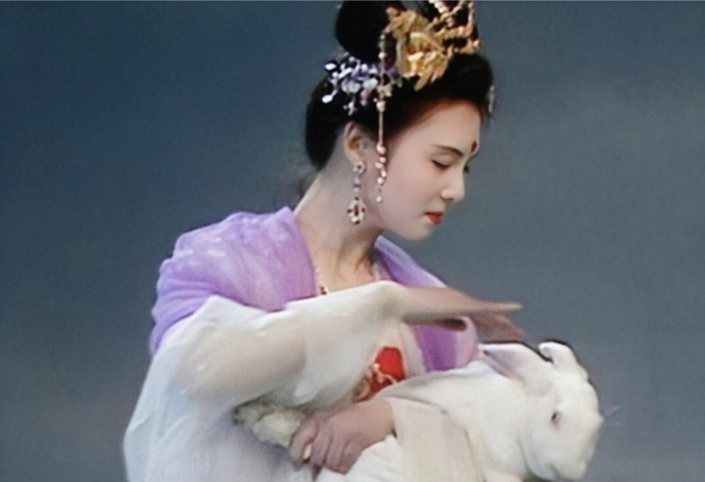 《西游记》:杨洁导演找遍了全国的美女,你们却只盯着猴子看!