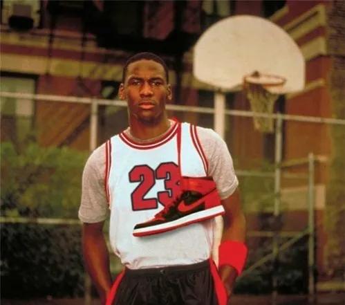 詹姆斯投资的产业（生涯薪资超4.3亿美元，“投资达人”詹姆斯身价超过乔丹了么？）