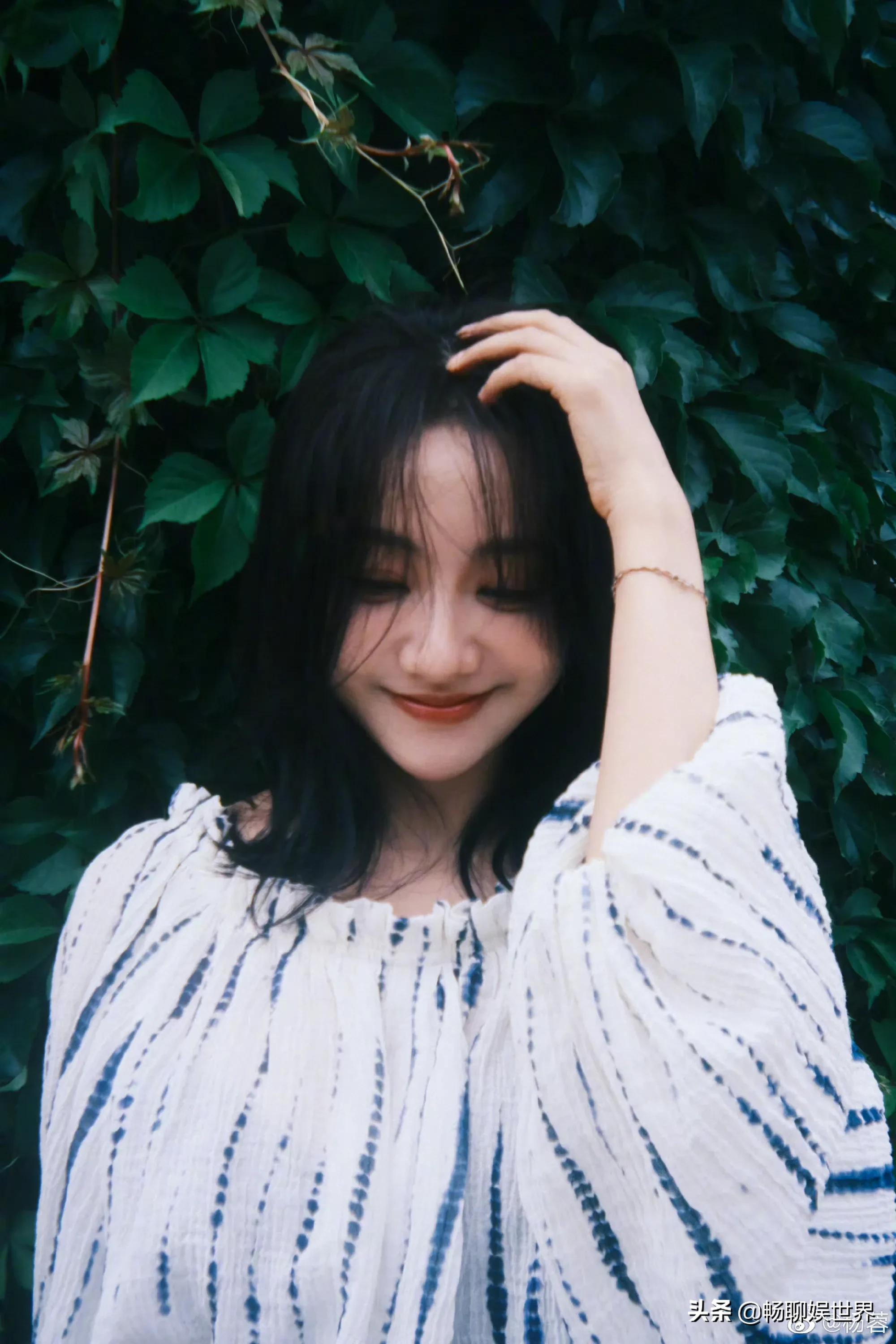 41岁的杨蓉看起来依旧年轻漂亮