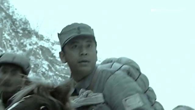 李雪三中将返乡寻亲，却只见门口一陌生木匠，警卫员持枪对天扫射