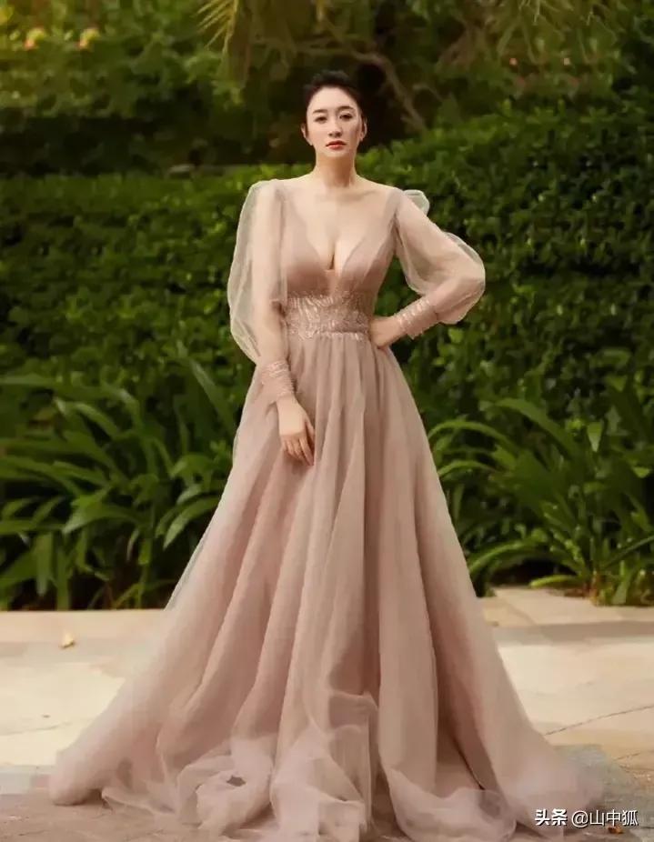 高圆圆、古力娜扎、蔡文静美图大赏，微微一笑很倾城