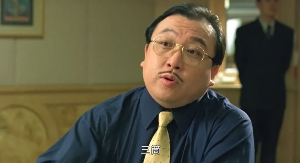 张纪中晚宴上瞥向真空女星,网友纷纷评价王晶心如止水