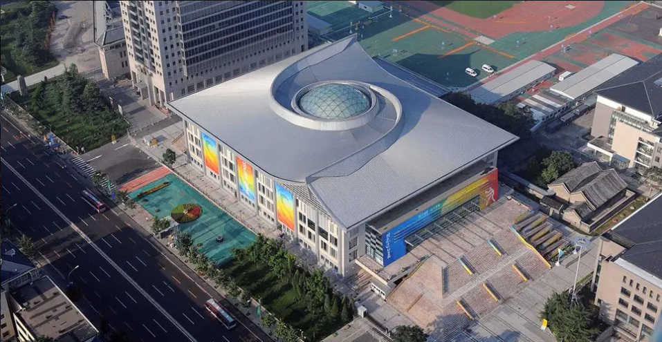 世界杯比赛场地标准规格（城市话题｜从卡塔尔世界杯，看全球顶级体育赛事场馆规划）