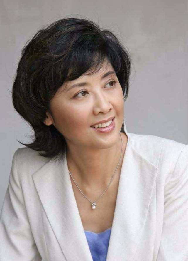 西游记女儿国国王朱琳,69岁美貌堪比赵雅芝,气质不输林青霞