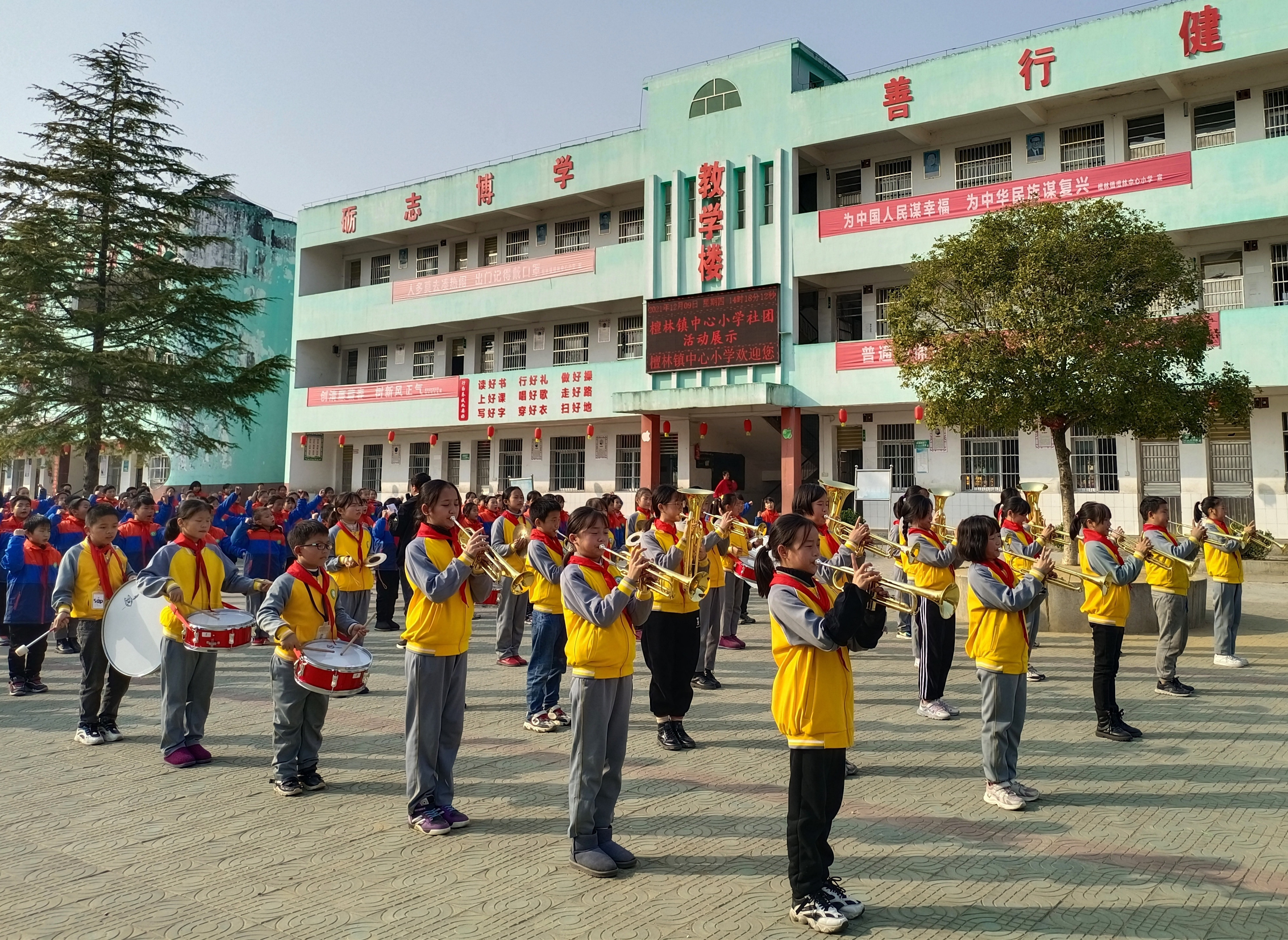 蕲春学校培养学生体育(蕲春县檀林镇中心学校：扬山区特色 挖“双减”内涵)