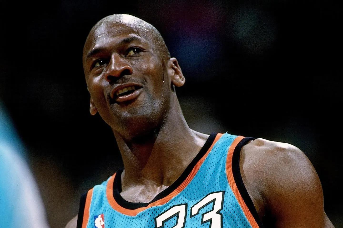 在犹他州举办的,而爵士球员卡尔马龙和约翰斯托克顿也是在这里共享了