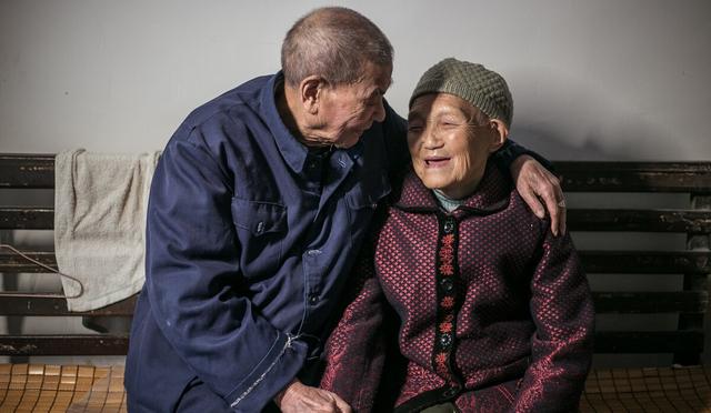90岁老人：生病后我才明白，晚年谁都靠不住，就连亲情也是现实的