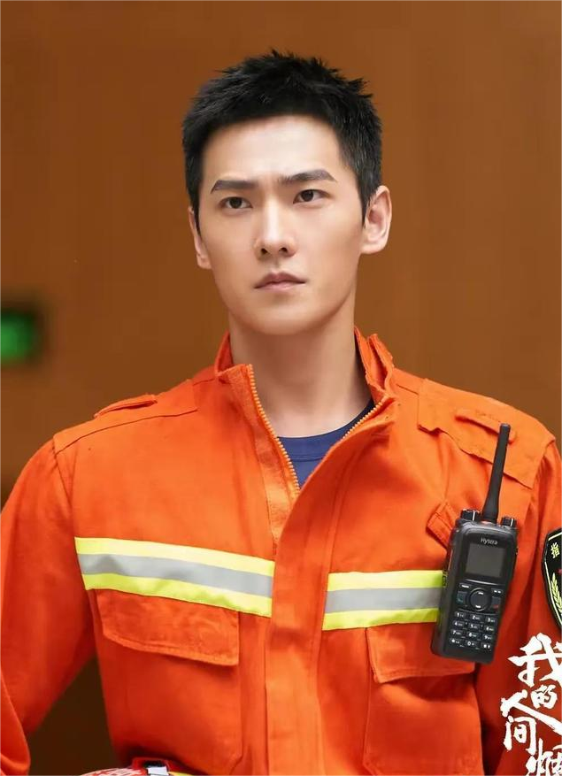 肖战到底算不算顶级帅哥,看他和杨洋的同框就知道了