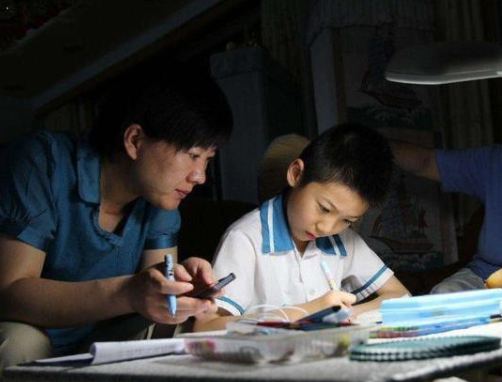 上海教师工资条惹热议，数名教师晒出自己实际收入，大家难以接受