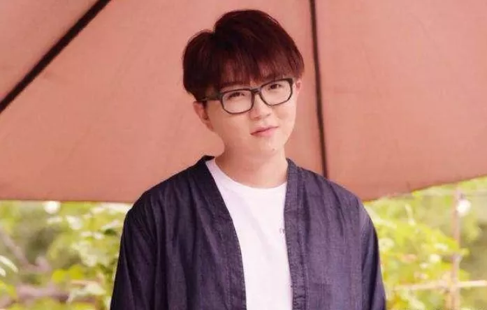 从男护士到好歌手，母亲离开10年以后，毛不易终于可以让她放心了