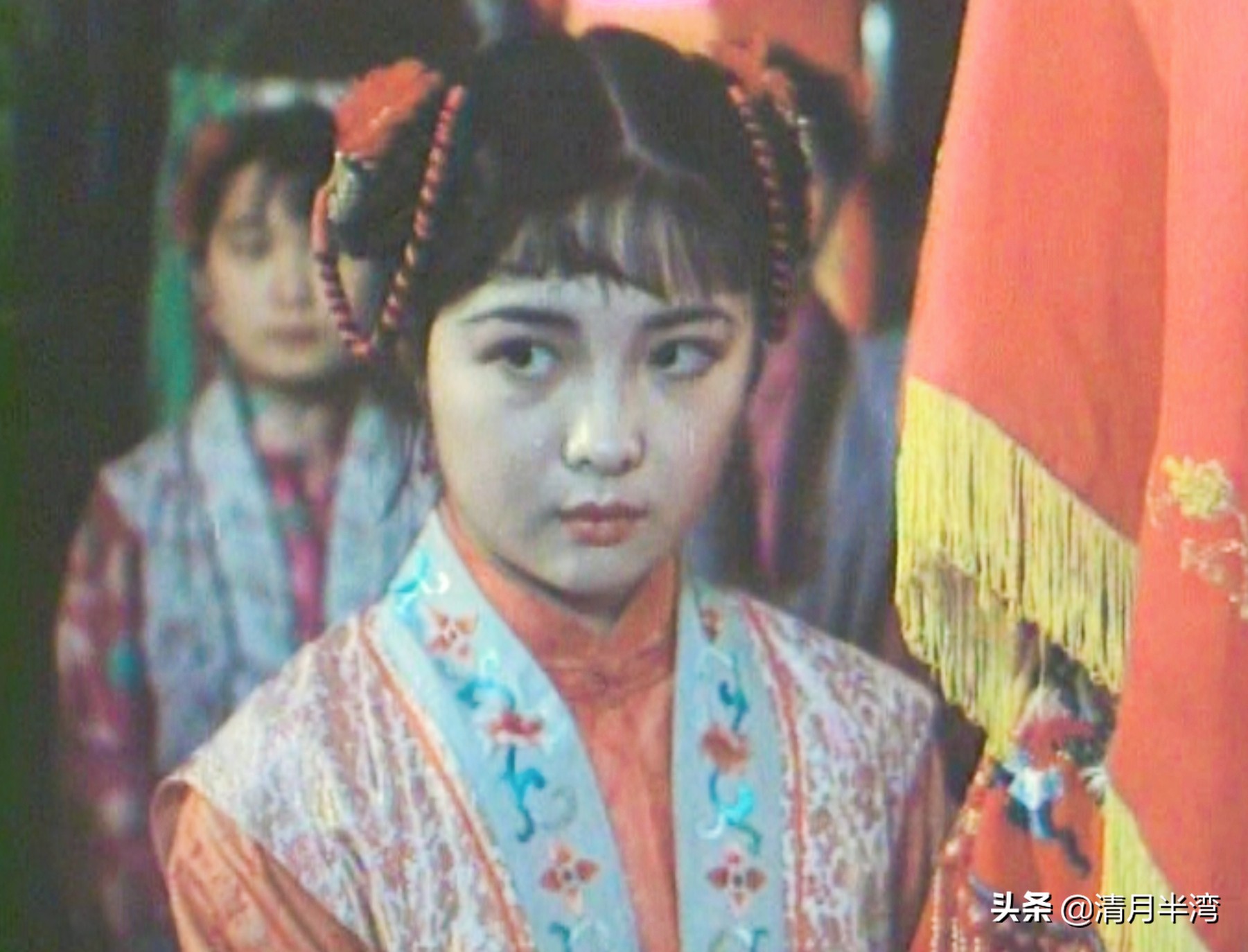 北影版《红楼梦》40位美人集锦，耐看不撞脸，打酱油的都惊鸿一瞥