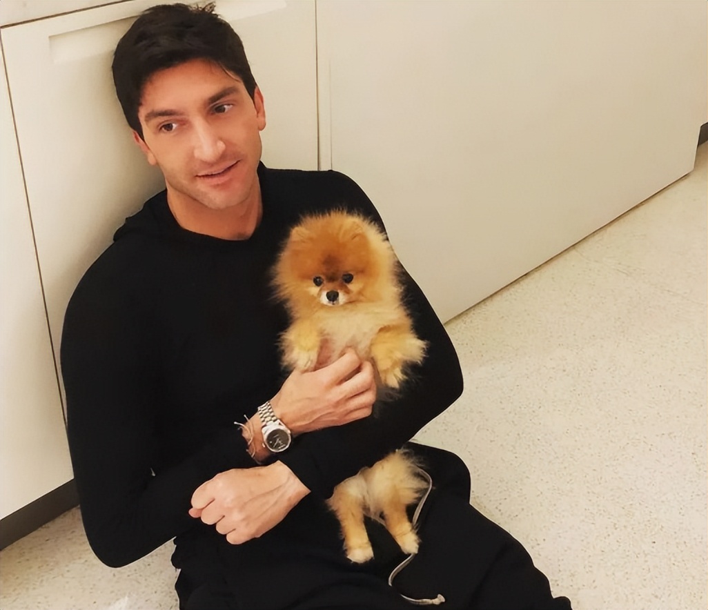 72岁王薇薇依旧女王范：和小36岁花滑王子分手后，财富自由她都有