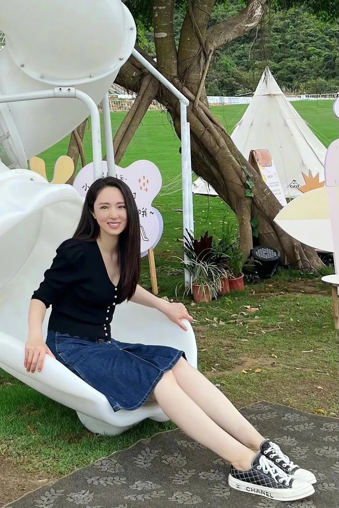 明星美图壁纸：董璇，优雅动人，太好看了