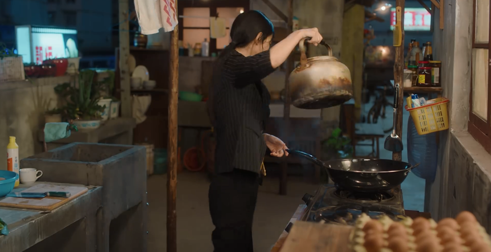 幸福到万家：全家凑35万给弟弟买房，哥嫂住400元小屋，心疼幸福