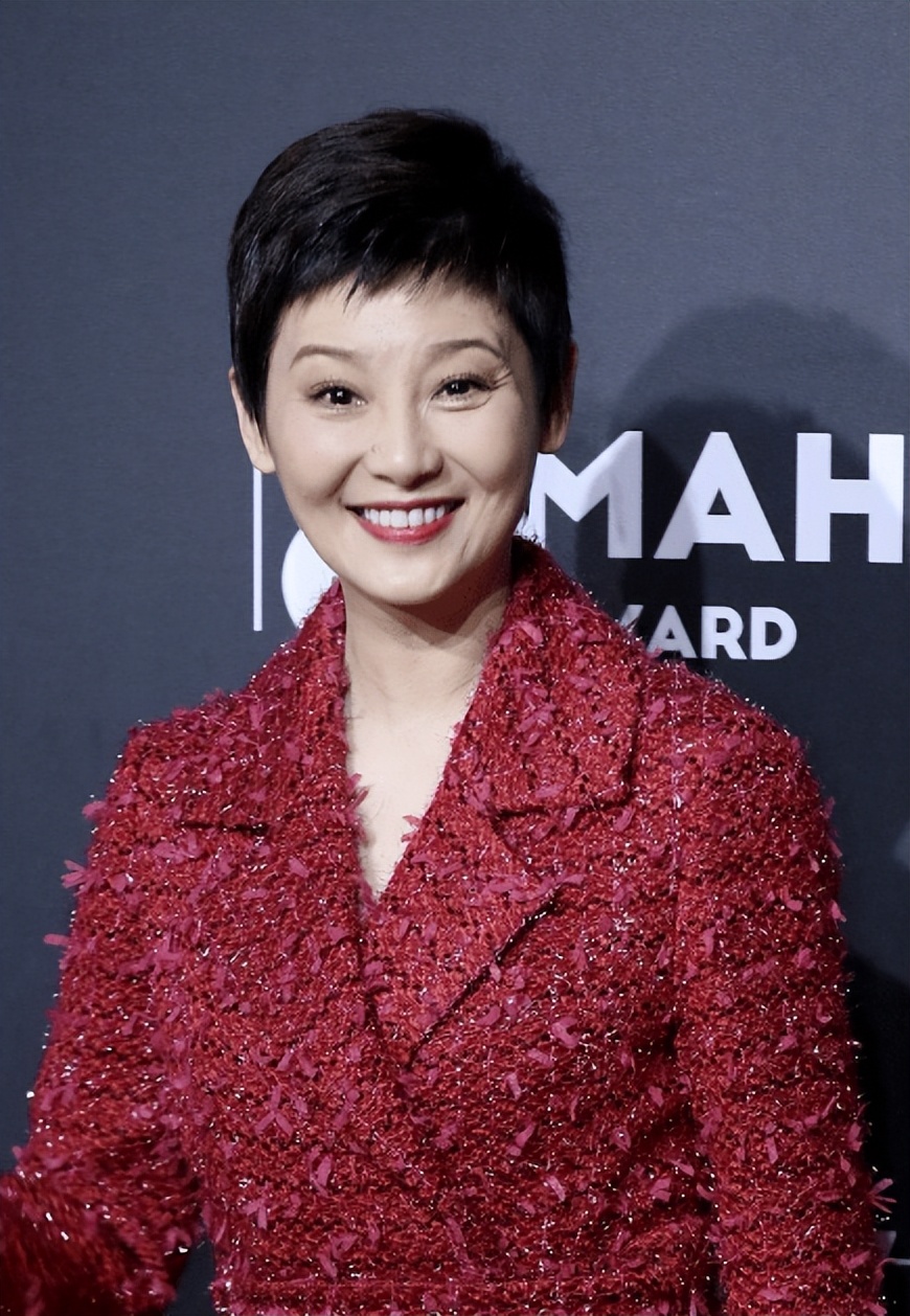 23年后再看冯小刚与徐帆的婚姻，才明白她的隐忍是最好的选择