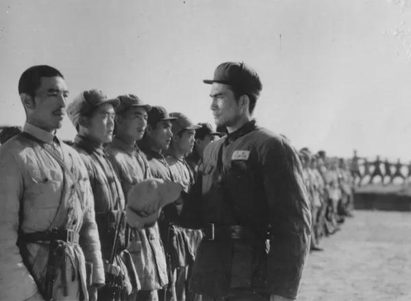 红色经典电影《红日》，真正是经典中的经典