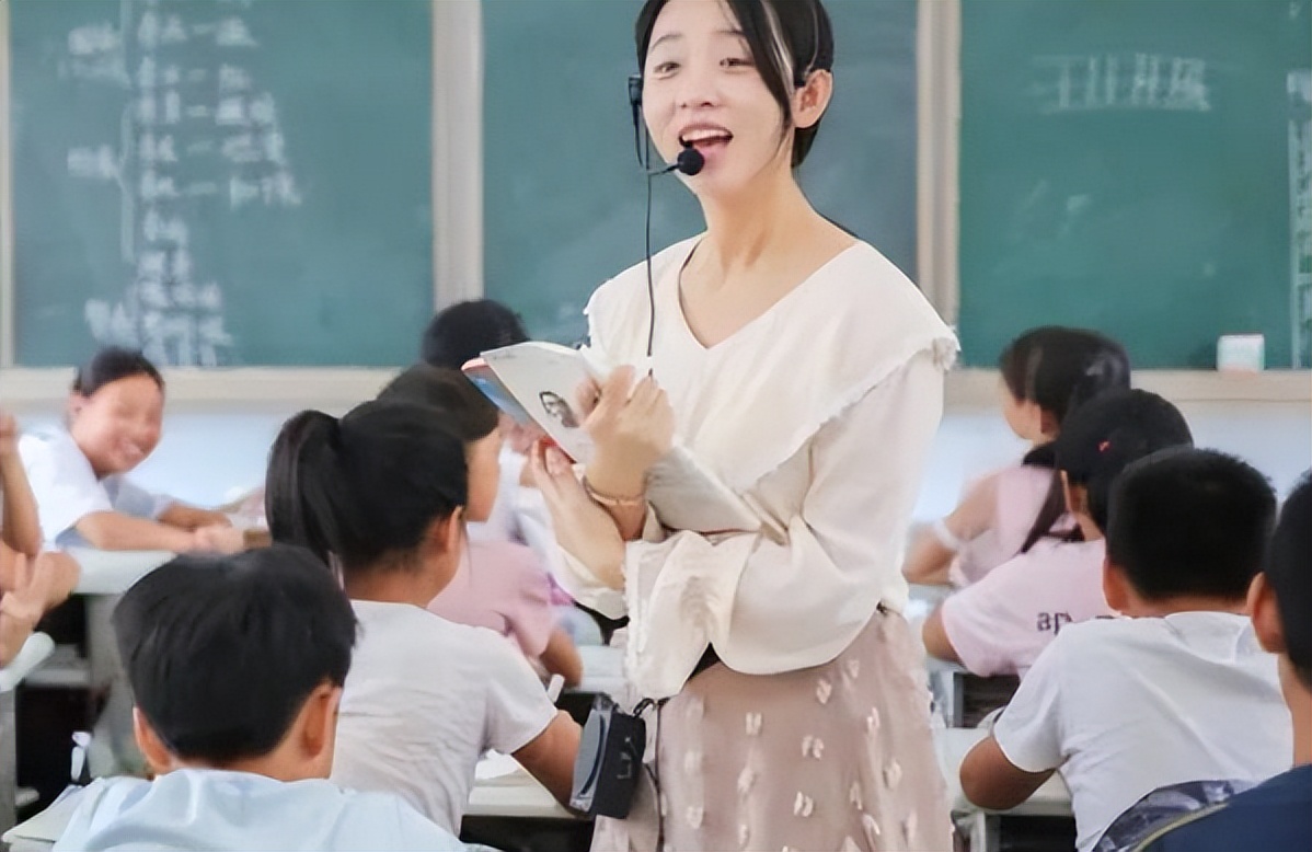 同样是公立学校老师,代课老师和在编老师差别不小,不只是薪资