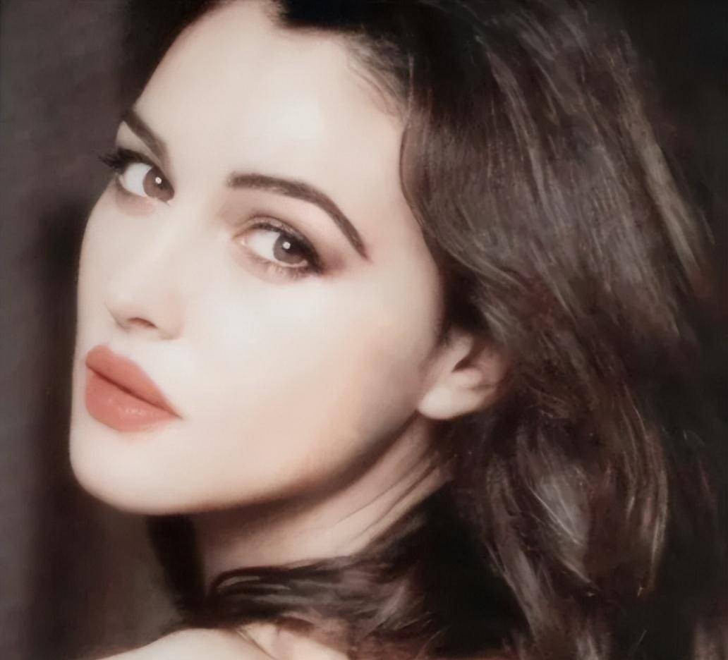 "球花"贝鲁奇新男友,竟是65岁"怪老头",他们怎么在一起的?