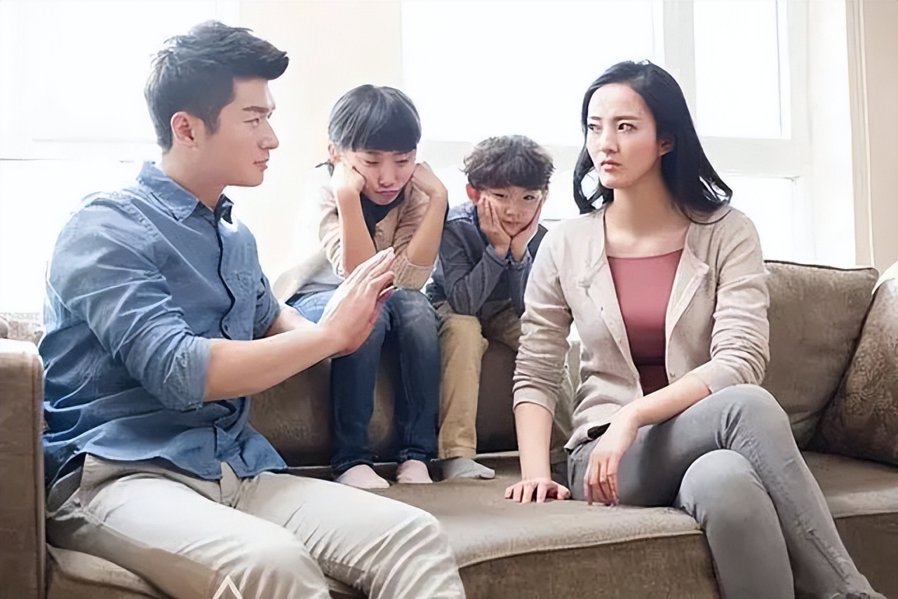孩子长大后是否优秀，80%取决爸爸教育，丧偶式育儿会毁掉孩子
