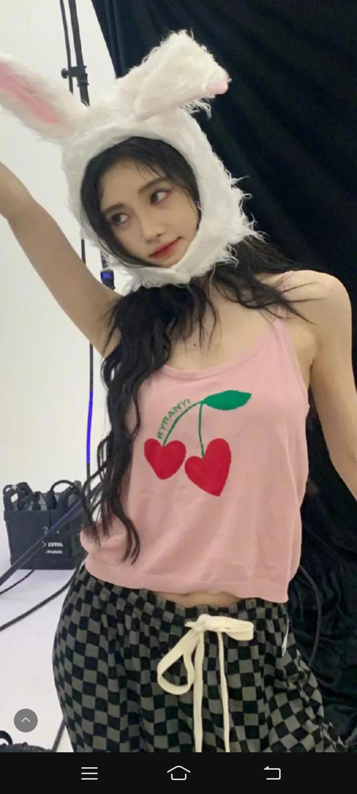 鞠婧祎美图4
