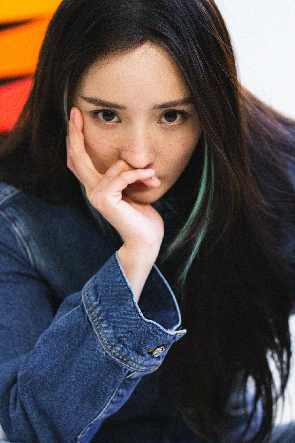 杨幂的绿发小雀斑，南韩第一腿精宣美的红发小雀斑，哪个最正宗？