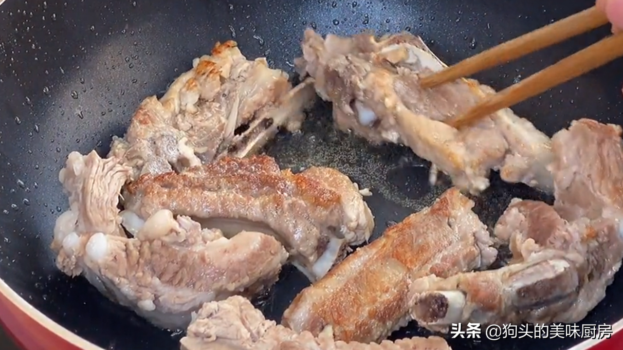 排骨这样做真的好吃，不仅有肉吃还有汤喝，肉汤鲜美，非常实用