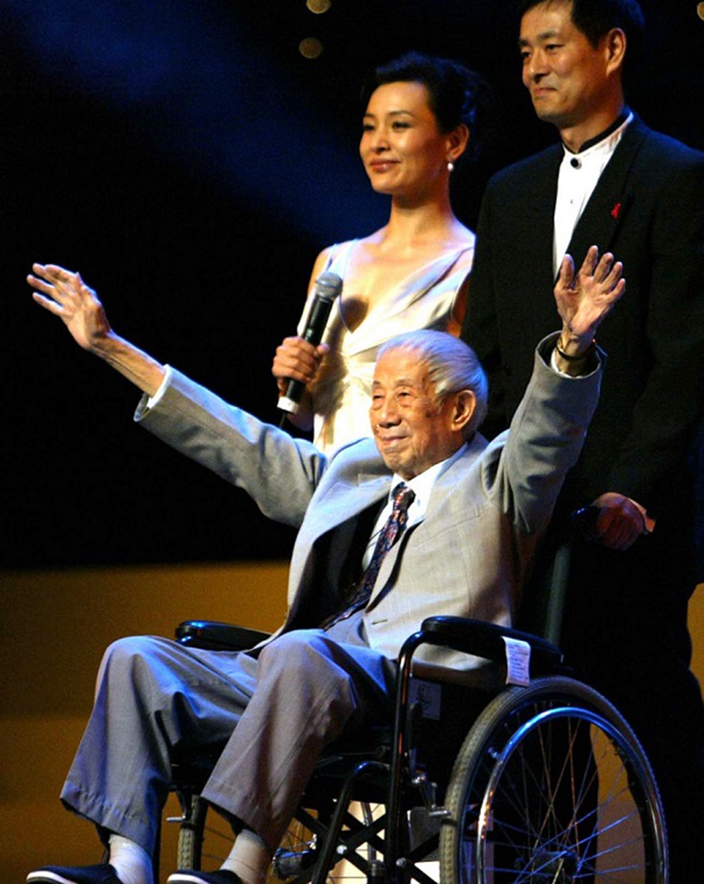 上海电影人追忆名导汤晓丹,他曾执导《南征北战》《渡江侦察记》