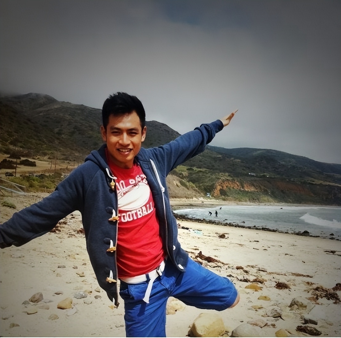 央视著名主播何岩柯:含泪拯救母亲,将爱扩散,今40岁未婚也幸福