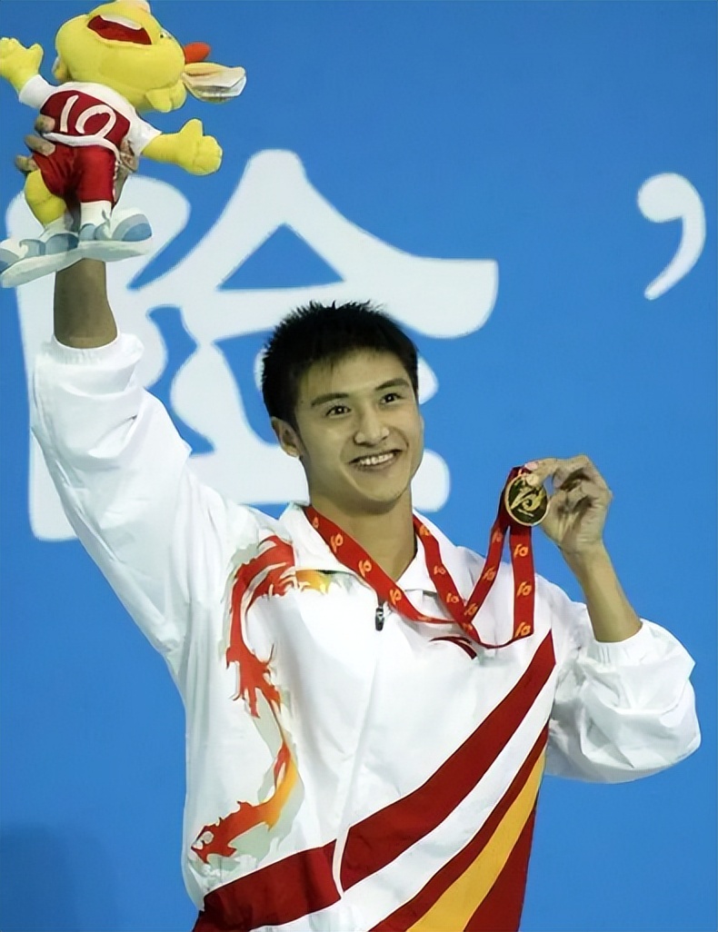 田亮郭晶晶在一起过吗(田亮:有辉煌,也有过低谷,退役后娶演员妻子幸福