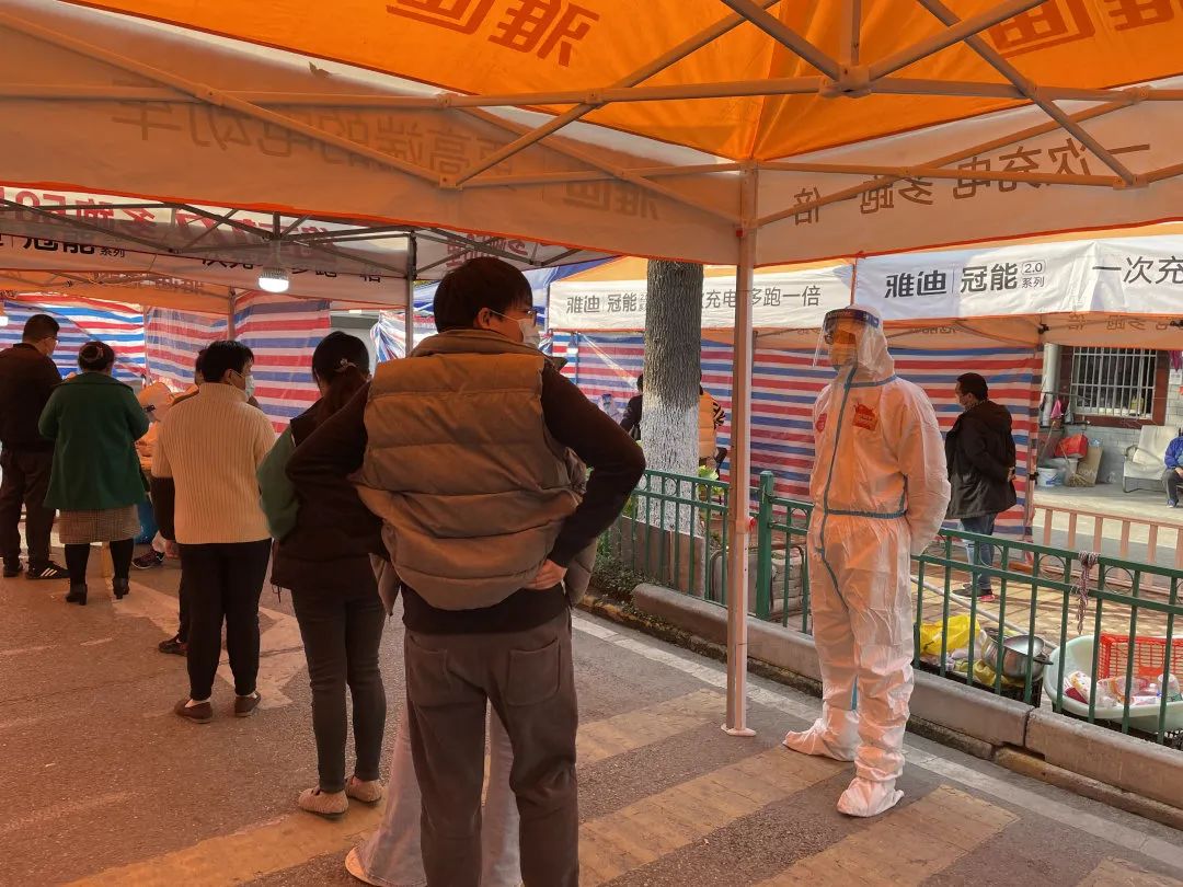 “疫”往无前！检徽闪耀在疫情防控一线！