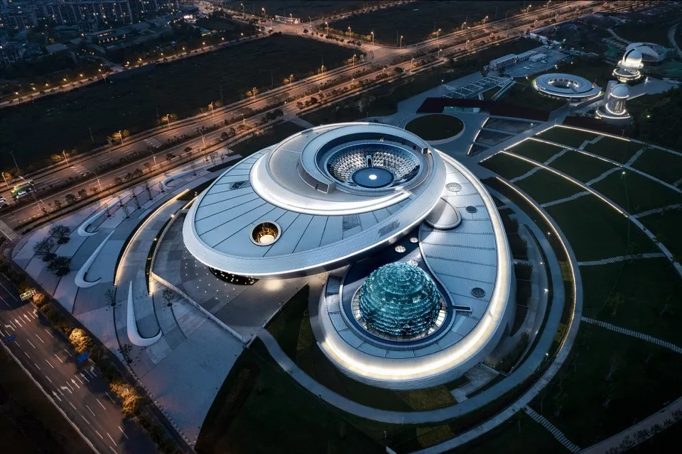 【乐游】2021年度最惊艳的10大中国建筑公布，其中在沪的四个你知道吗？