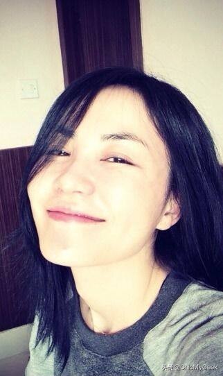 女明星素颜自拍暴真面目！容祖儿意外清丽，刘嘉玲完全看不出年纪