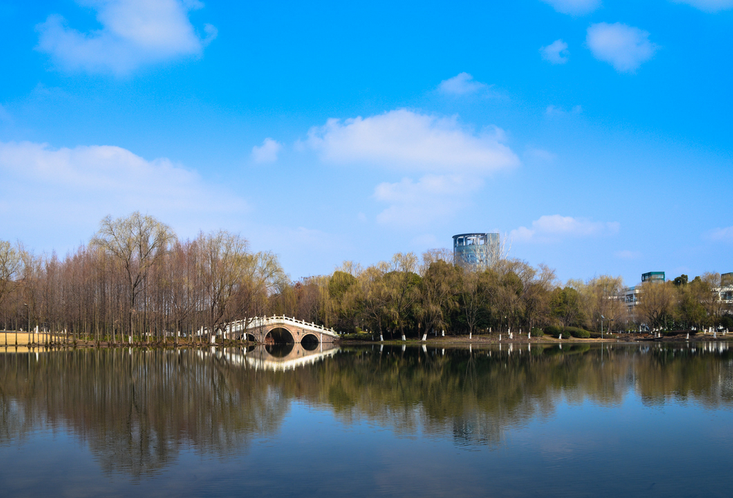 “隐名校友”向浙江大学捐款，5年共计2.5亿元，网友：深藏功与名