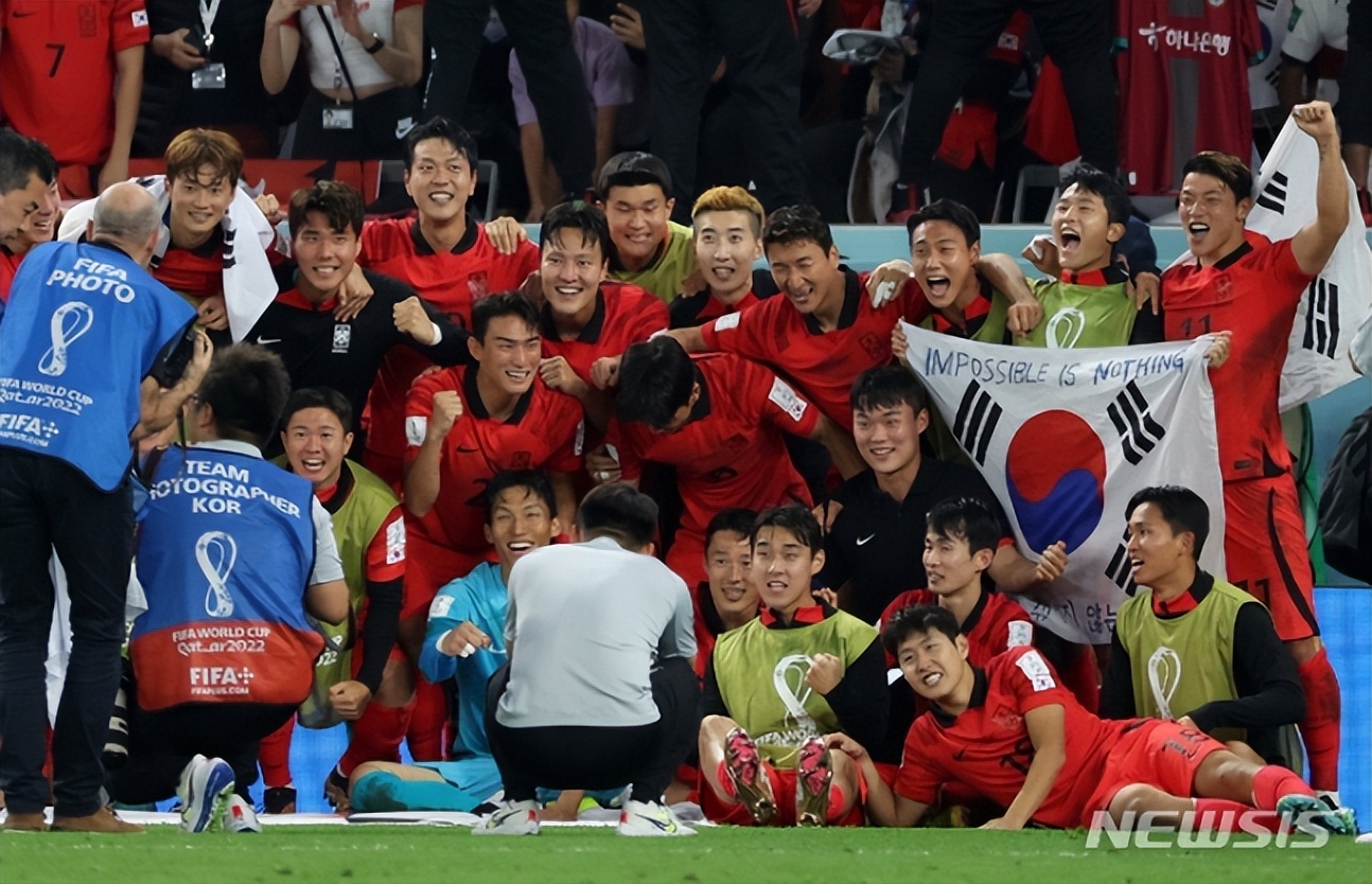 韩国男足世界杯名单（「韩国足球周报」（2022.12.19~25）结束兵役，金泉尚武11人复员）