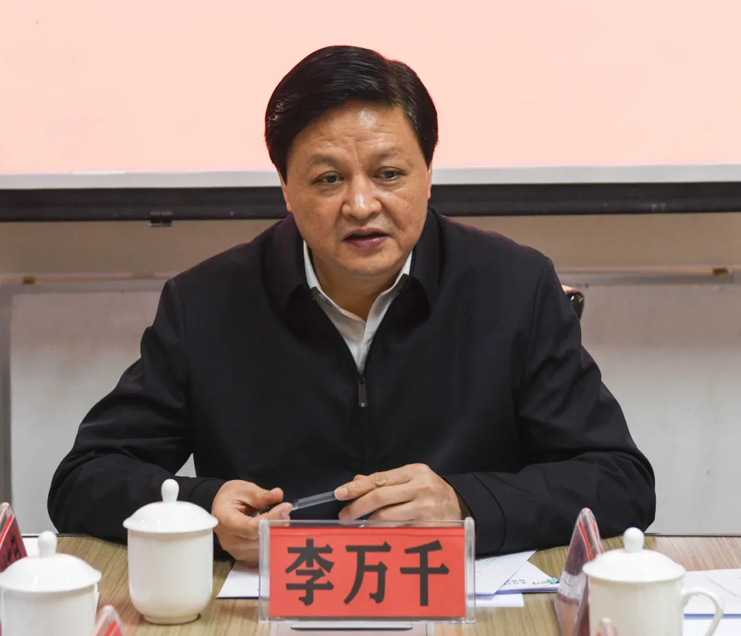 李万千在督办涉锦园南路建设代表建议办理工作时指出 坚持问题目标效果导向 办成优质民生实事工程