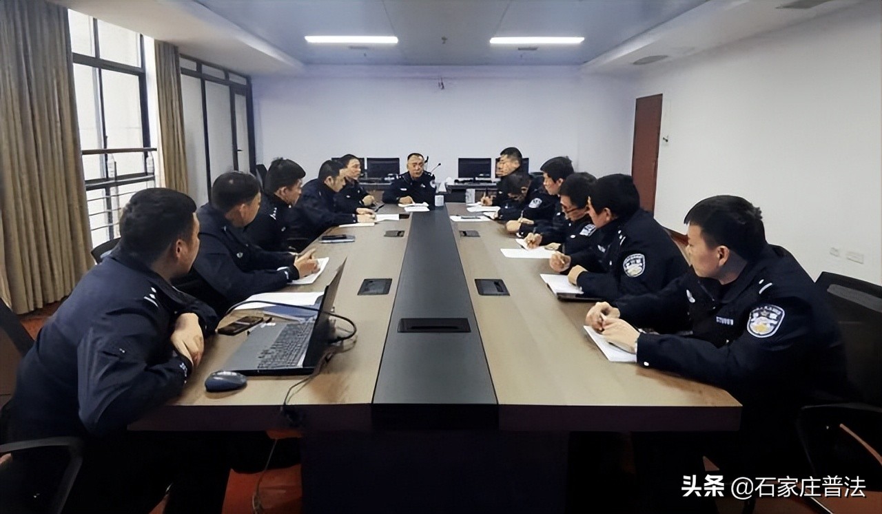 妻子惨死家中，丈夫被判无期，19年后再次开庭，改判无罪！真凶身份水落石出，直言：对其美貌垂诞！