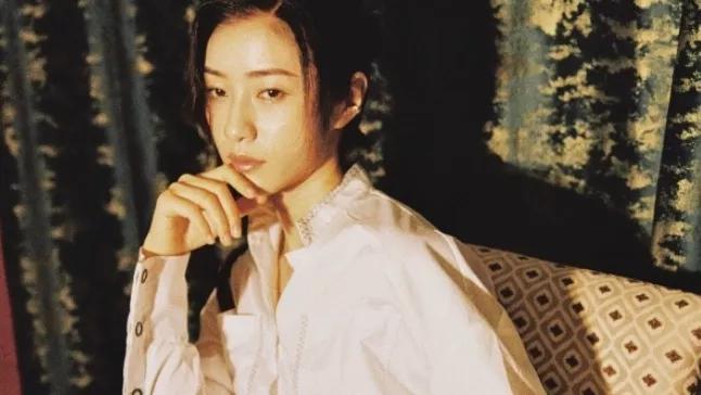 栾蕾英复古影片，含蓄充满平静的生活气息