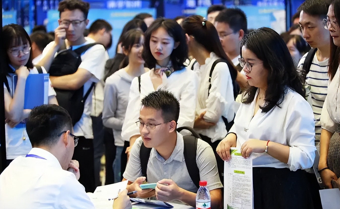 国内大学共分“8个档次”，4档以下就业有难度，你排在哪一档？