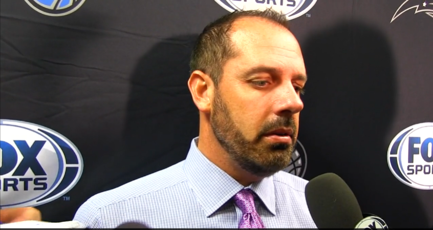 nba为什么却缺中锋（湖人输28篮板，为何不用中锋，沃格尔给出答案，短短46字让人无语）