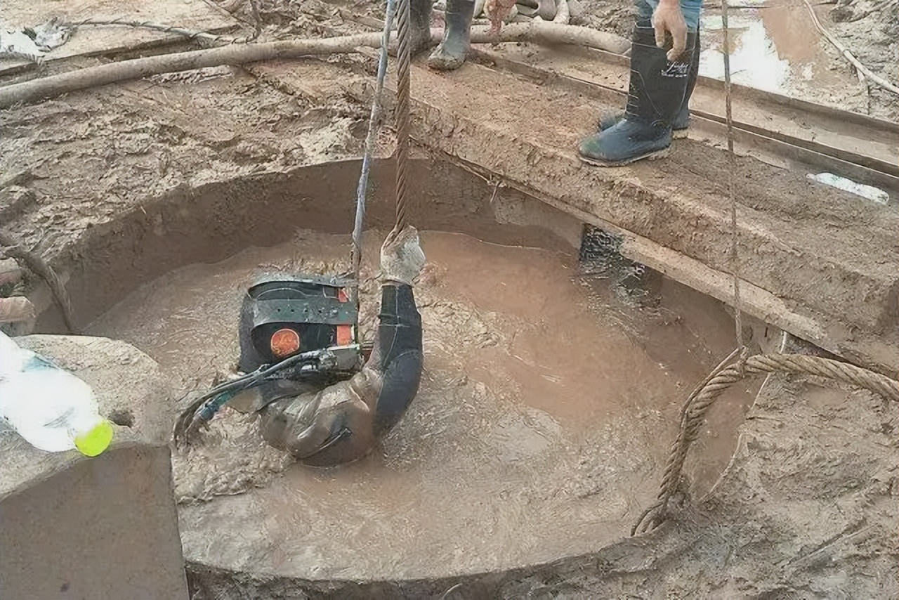 一次收入超2万，却少有人愿意从事，工程“水鬼”究竟有多可怕