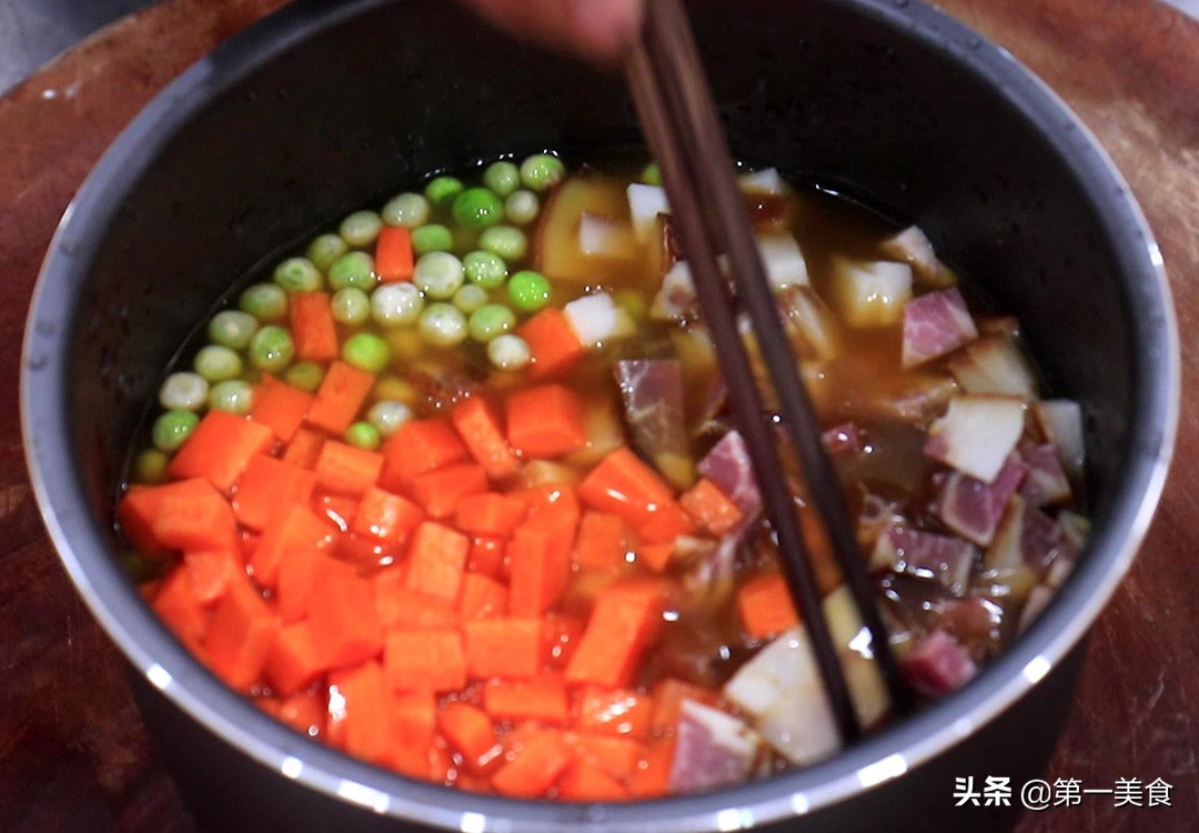 5道简单焖饭，饭和菜一锅出，简单几步就能上桌，下班到家做刚好