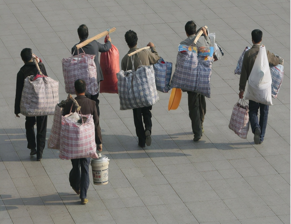 坐火车返乡的乘客注意了！实名制后再添新要求，每张车票都需要