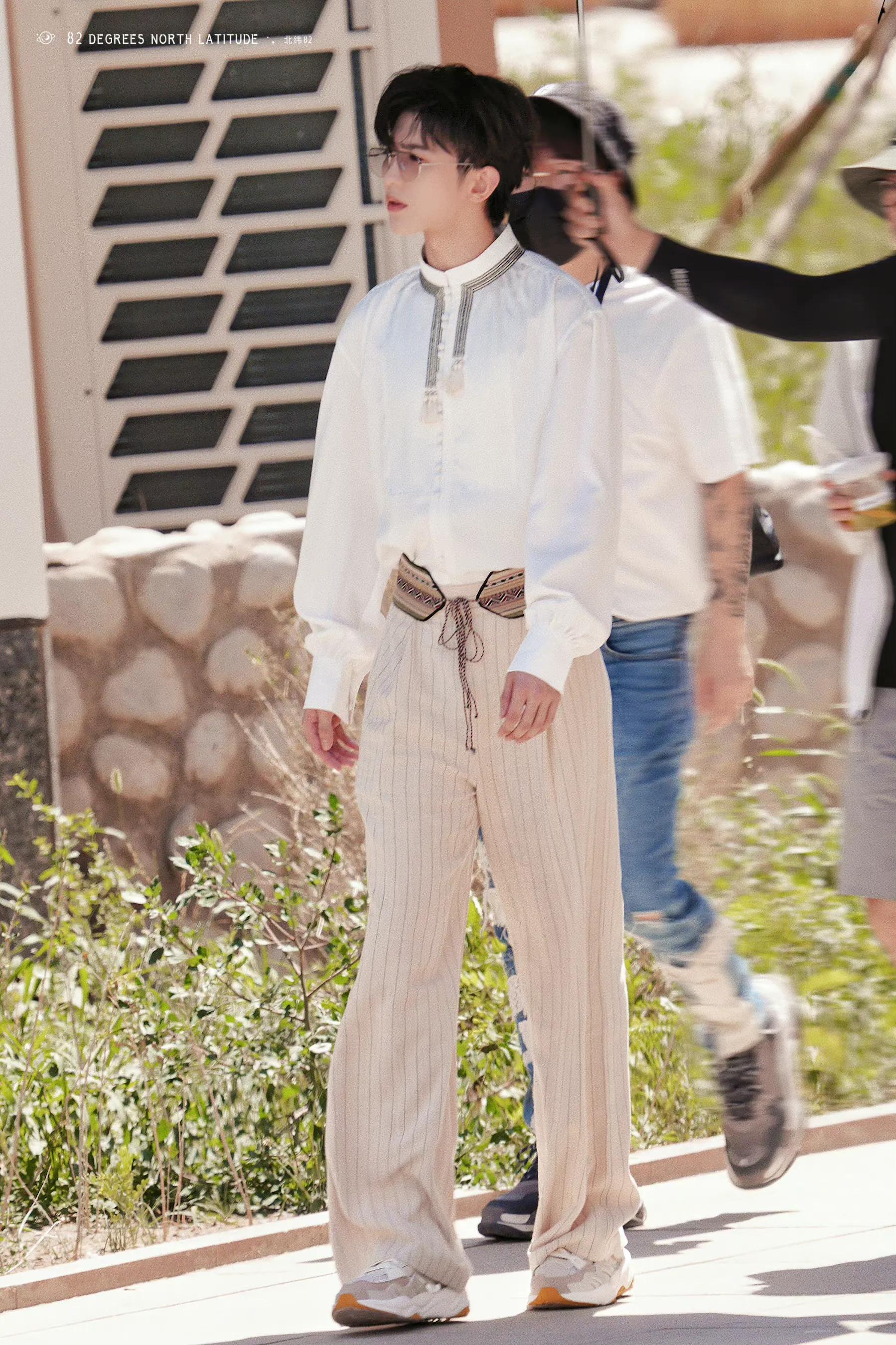 《奔跑吧》直播截图之蔡徐坤和跑男新疆路透来啦