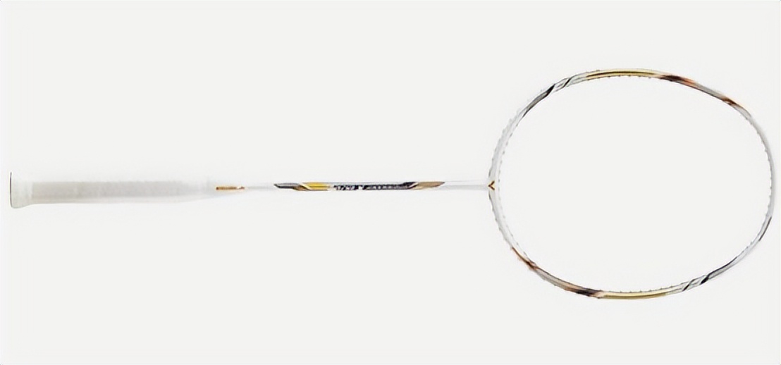 凯胜和胜利的羽毛球拍哪个好（攻守兼备型羽毛球拍推荐（300-600元下））